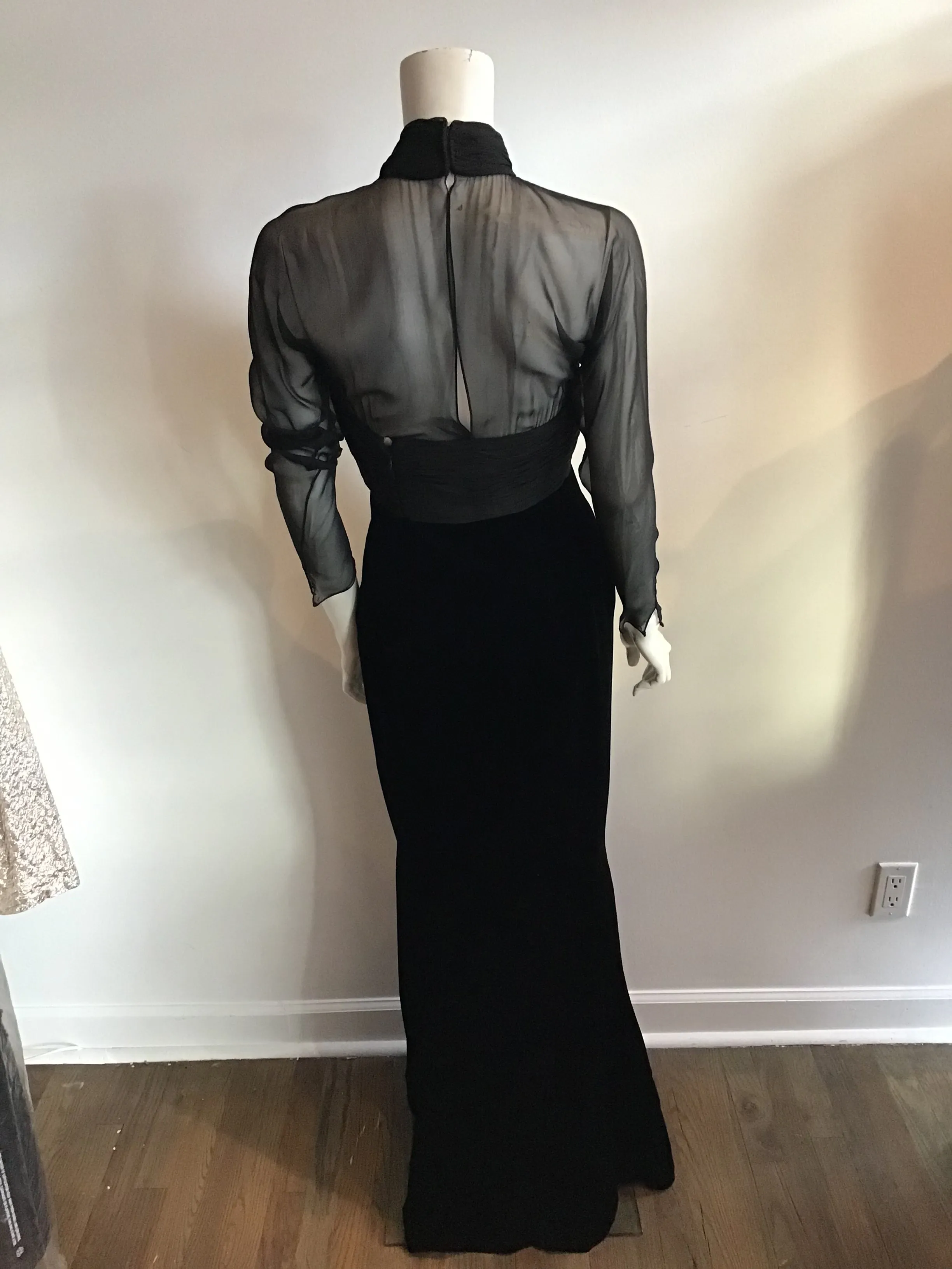 1980's Oscar De La Renta Black Silk and Silk Chiffon Evening Gown-size 7/8