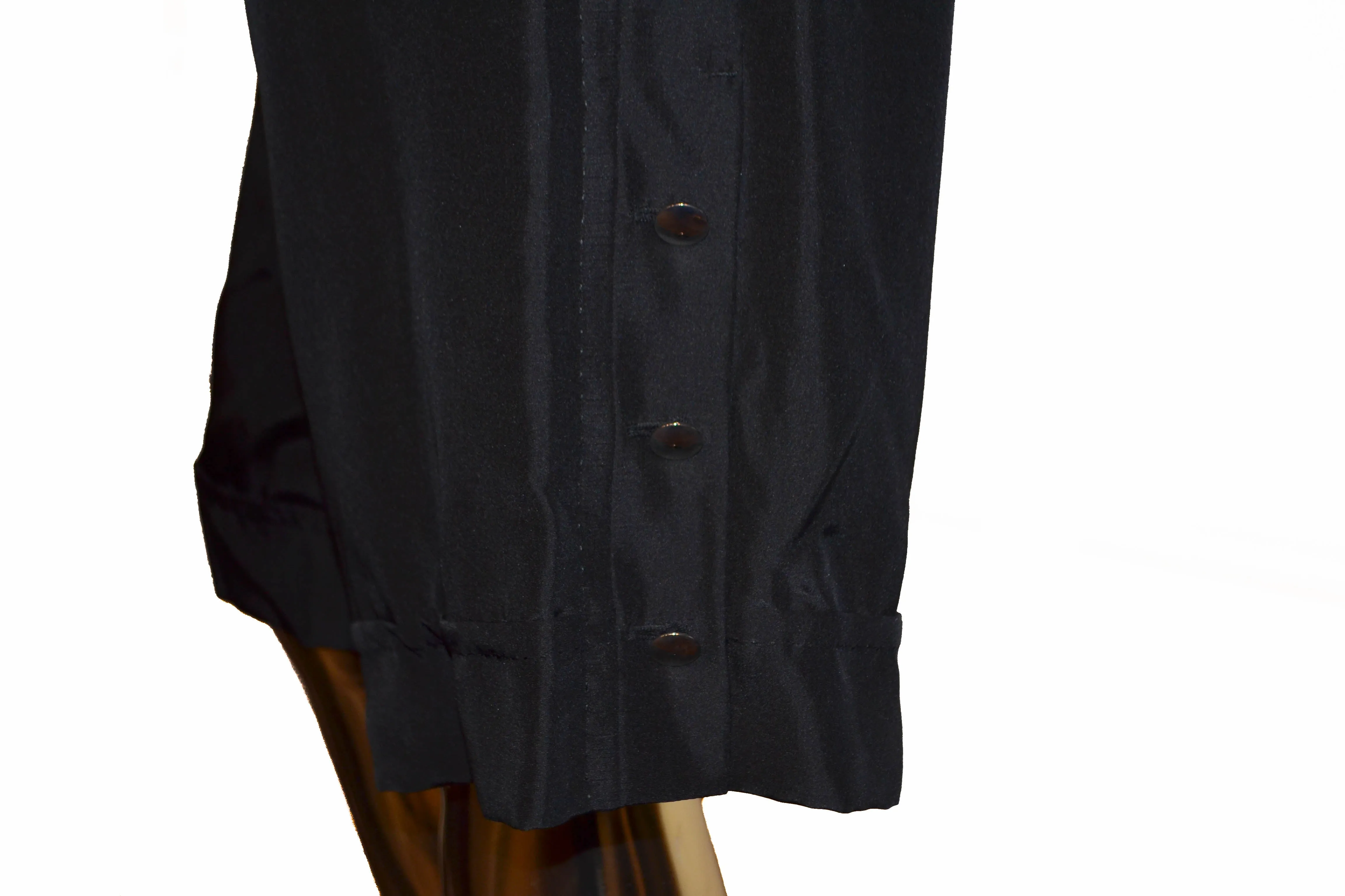 Authentic Louis Vuitton Black 100% Silk Capri Pants Size 34