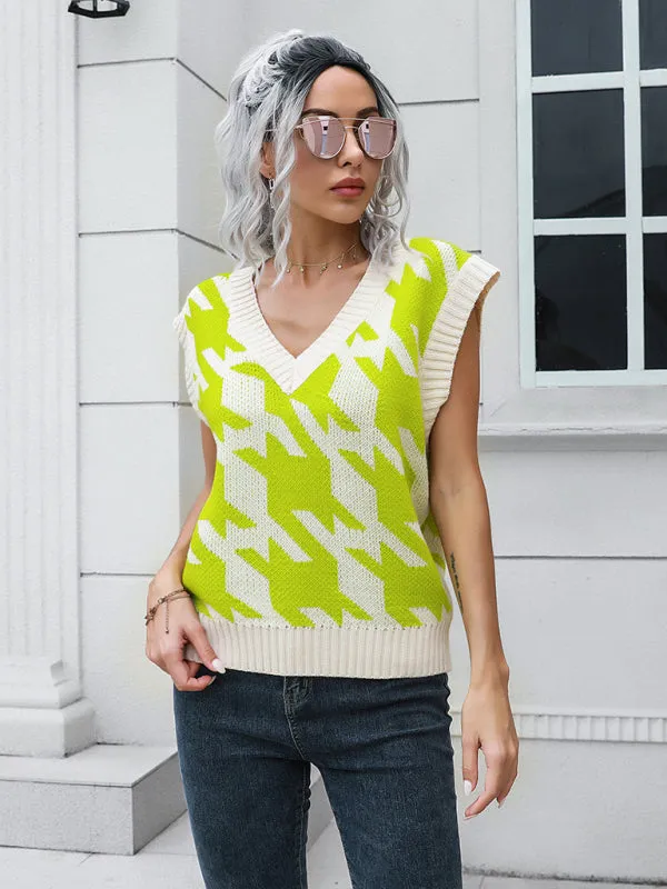 Robyn Women's Thousand Bird Check V-Neck Vest Sweater