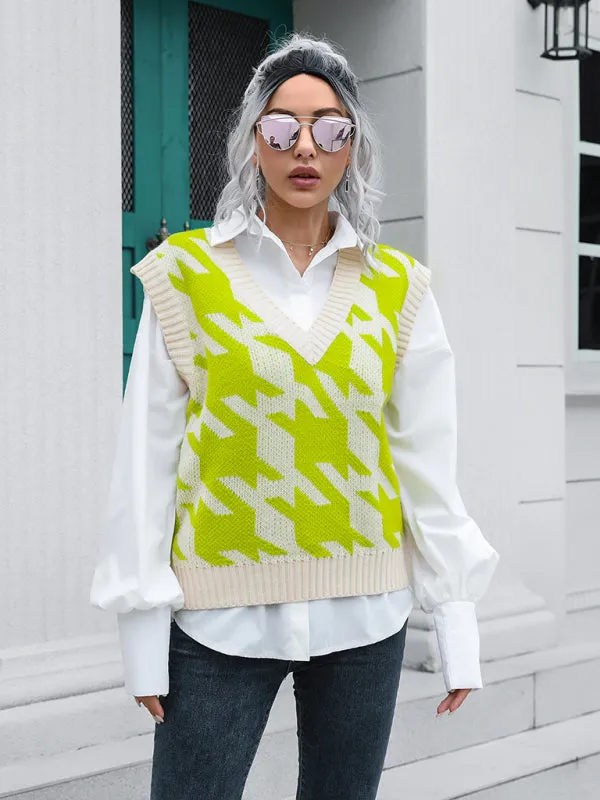 Robyn Women's Thousand Bird Check V-Neck Vest Sweater