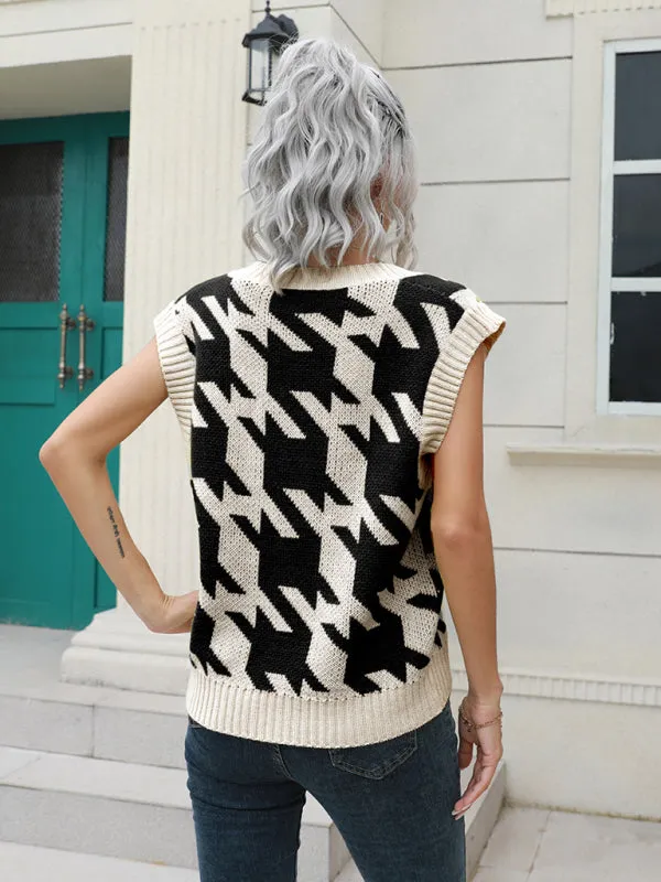 Robyn Women's Thousand Bird Check V-Neck Vest Sweater