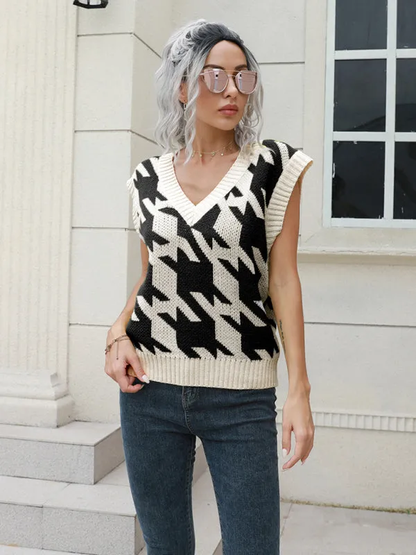 Robyn Women's Thousand Bird Check V-Neck Vest Sweater